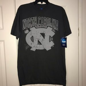 NWT NCAA Carolina Tarheels Tee Shirt Size M.